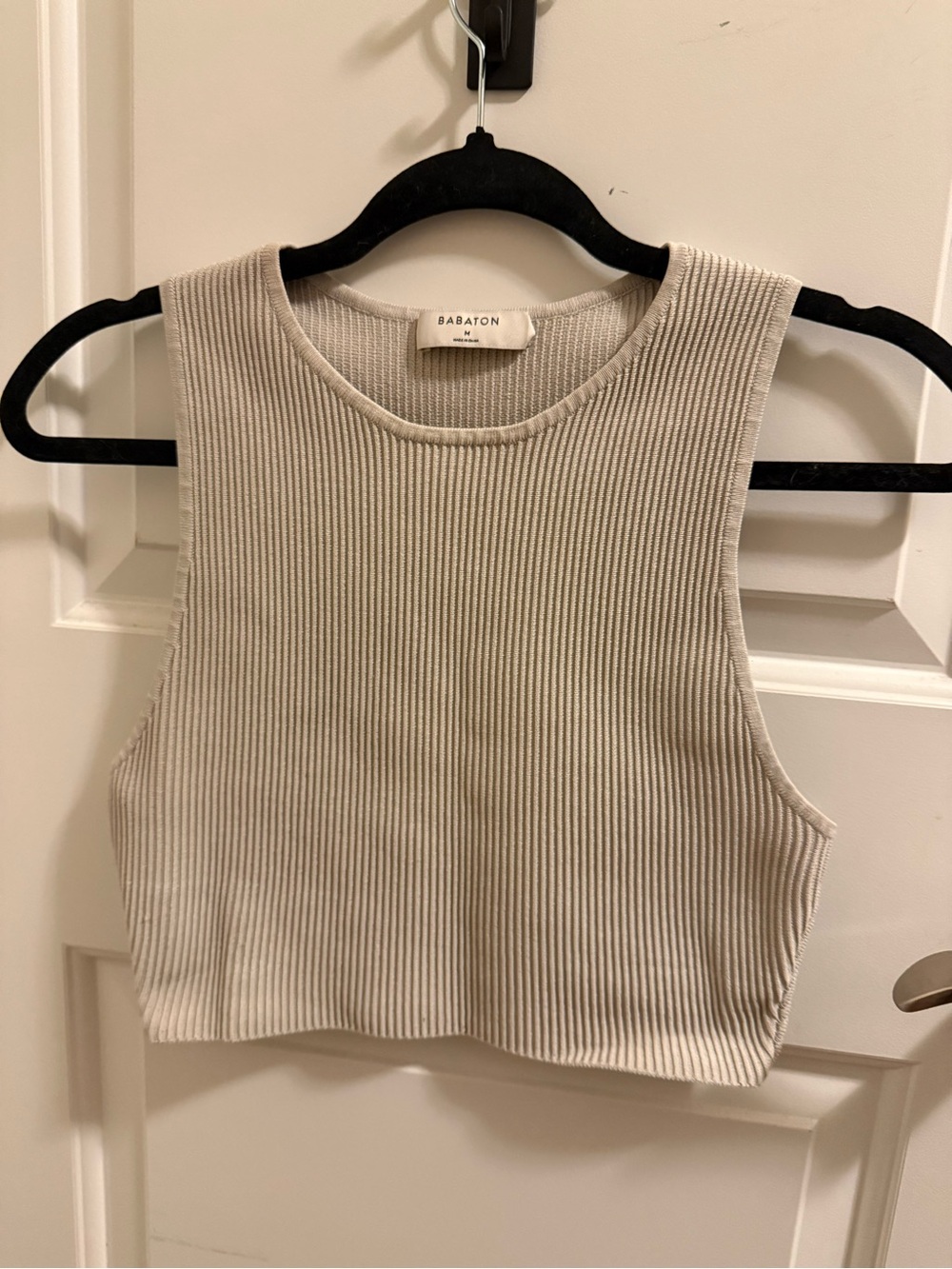 Babaton by Aritzia cropped knit tank 🤍